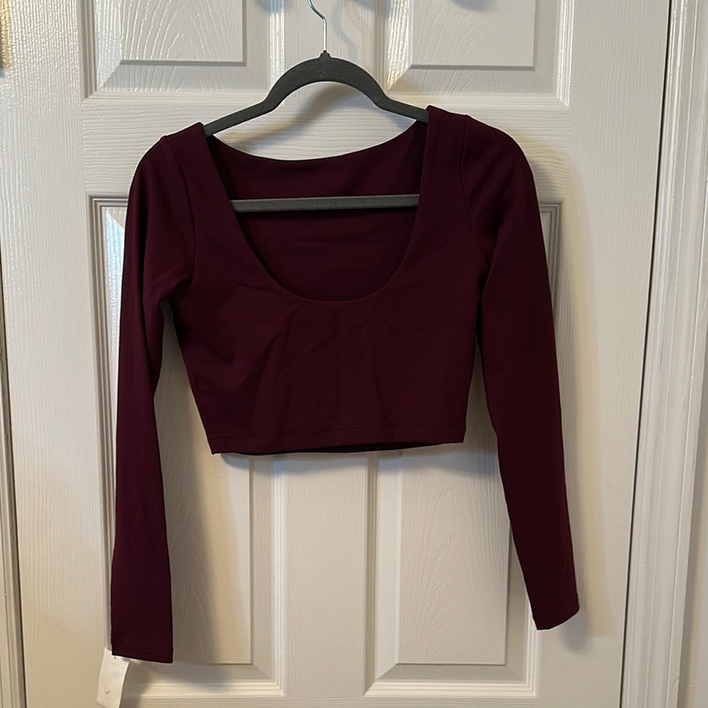 NWT Susana Monoco Sz M Crop Top 16-17”PTP, 14.5” Long